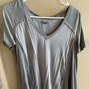 POL Gray V-Neck☑️